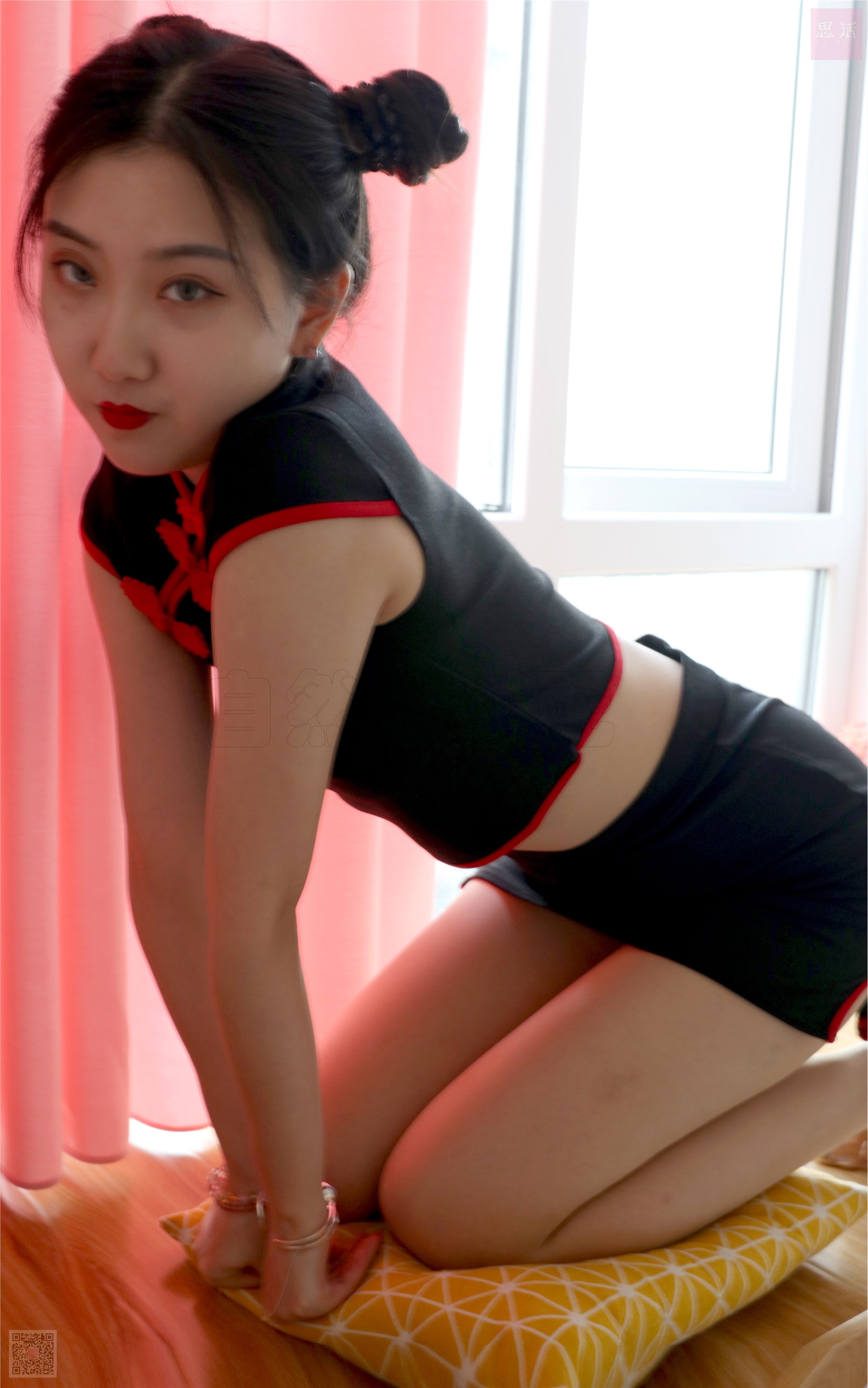 SiHua思话  SH030 露露 旗袍下的肉丝脚